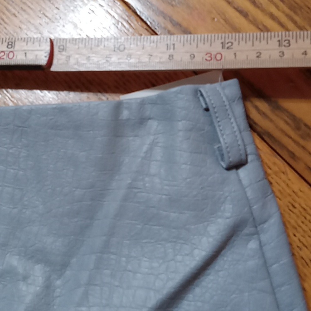 HALARA Women Skirt SMALL New PU FAUX LEATHER GREY GRAY Casual - Picture 2 of 5